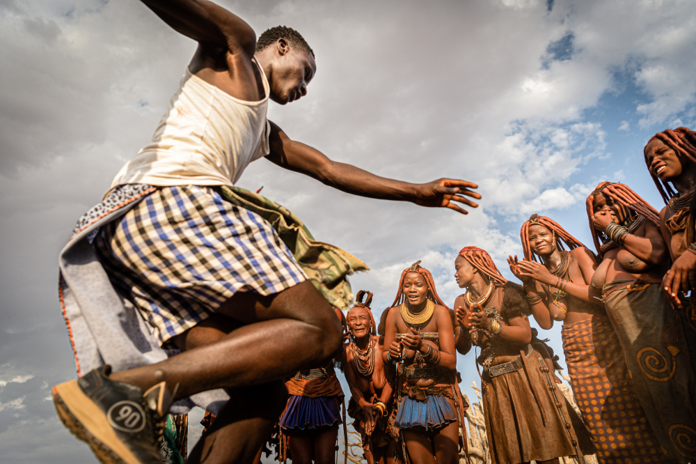 Der Himba-Tanz von Rudy Mareel