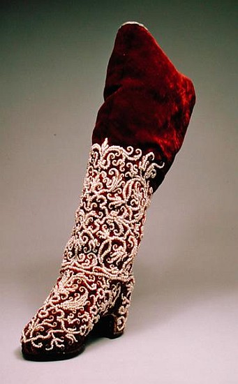 Lady''s boot, 1650-1700 (leather and velvet with pearls) von Russian School