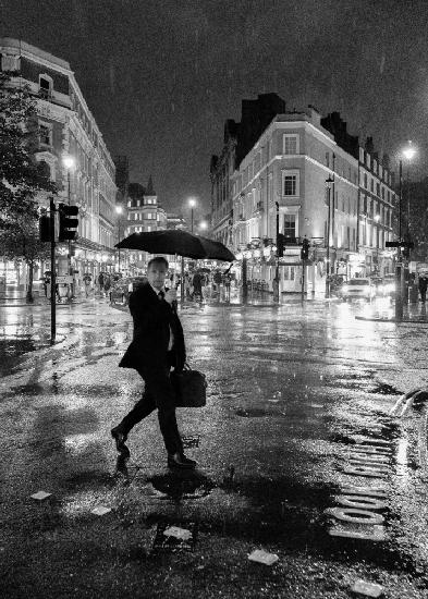 Eine regnerische Nacht in London