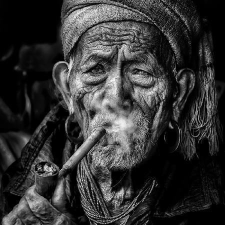 Älterer Raucher