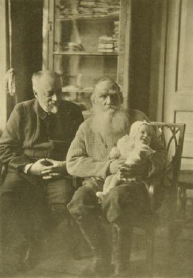Lew Tolstoi mit dem Schwiegersohn Michail Suchotin und Enkelin Tatjana