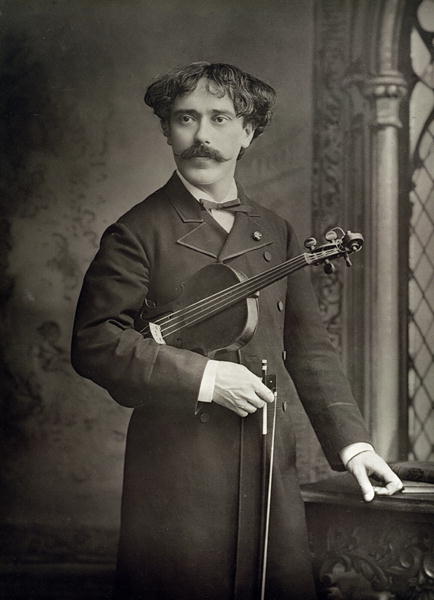 Pablo de Sarasate y Navascues (1844-1908), Spanish violinist and composer, portrait photograph (b/w  von Stanislaus Walery