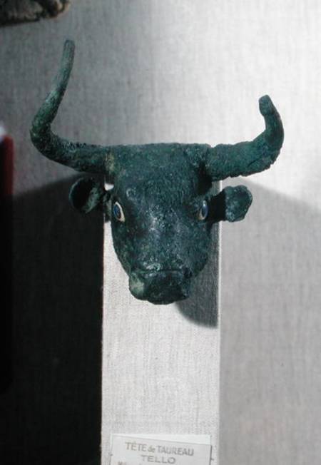 Head of a bull, with Royal  inscription, mount for a piece of furniture or for a harp, from Telloh ( von Sumerian
