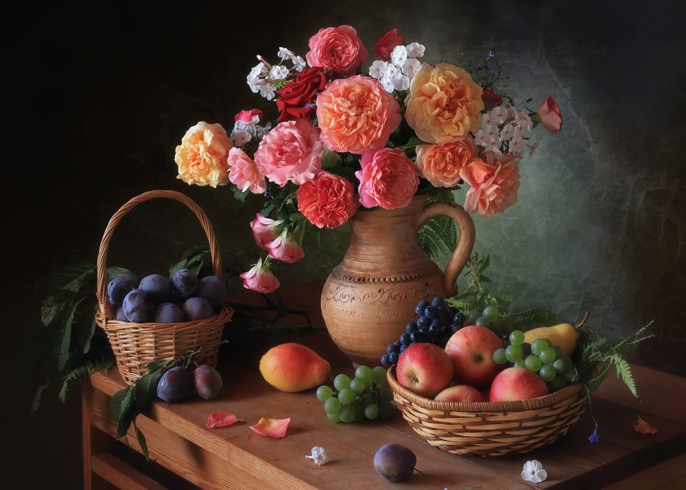 Stillleben mit Blumen und Herbstfrüchten von Tatyana Skorokhod
