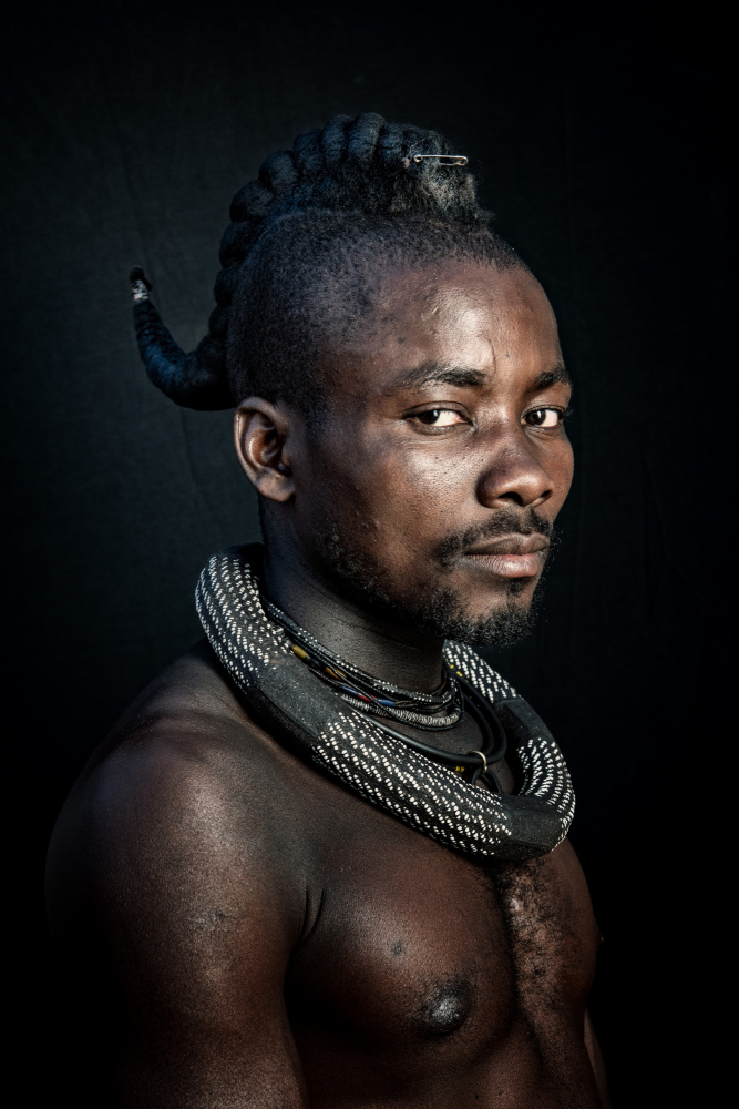 Himba-Mann von Trevor Cole