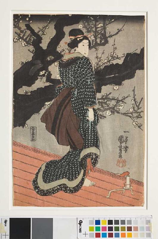 Frau, nachts unter einem blühenden Pflaumenbaum von Utagawa Kuniyoshi