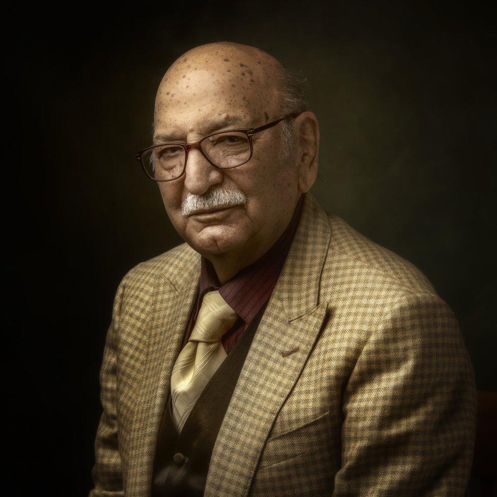 Dr. Lotfi von Vahidreza Saeinasab