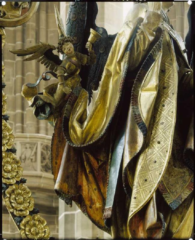 Der Englische Gruß: Engel mit Glocke und Gewanddetail des Engel Gabriel von Veit Stoß