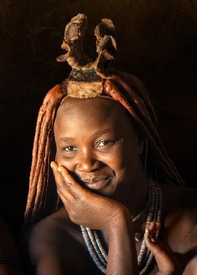 Eine Himba-Frau