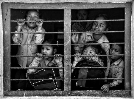 Children of Kathmandu (1) Monoversion