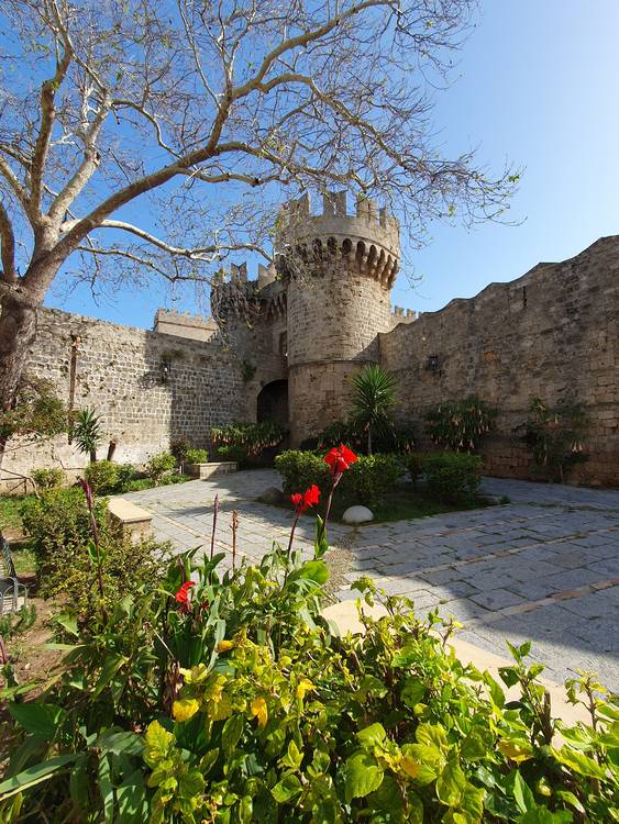 Stadtmauer von Rhodos-Altstadt von zamart