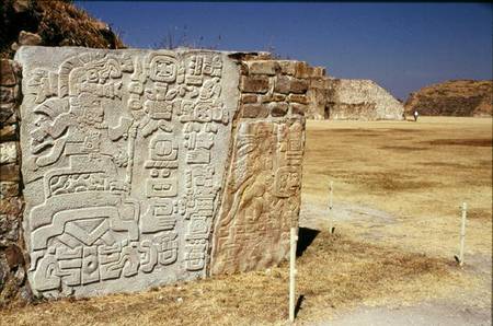 Wall carved with hieroglyphics (stone) von Zapotec